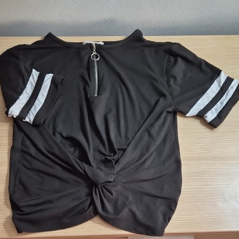 Chic Black and White Short Sleeve Top with Zipper